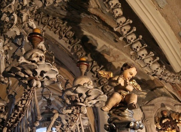 Уникальное и пугающее место - церковь Санта-Мария-делла-Кончеционе в Риме