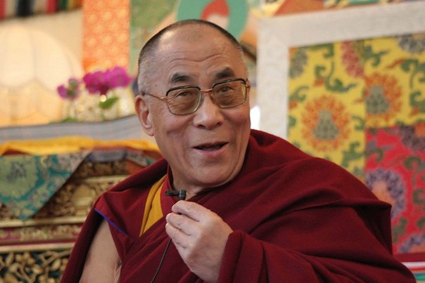 В начале нового тысячелетия, Далай Лама сформировал 18 правил жизни. Вот они: