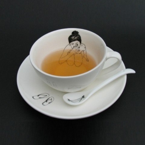 Чайный набор «Купание девушки» от Эстер Хоршнер.
