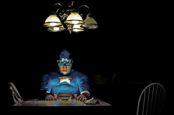 Повседневные дела стареющего супергероя от фотографа Пола Армстронга