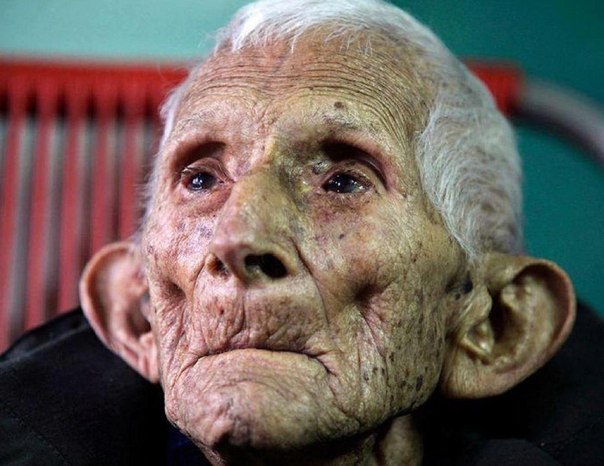 Когда этот старик умер в доме престарелых в маленьком австралийском городке, все считали, что он ушел из жизни, не оставив в ней никакого ценного следа.