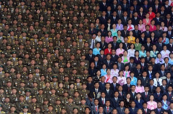 Празднование 100-й годовщины со дня рождения основателя Северной Кореи Ким Ир Сена в Пхеньяне.