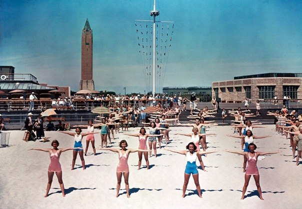 Американские пляжи в цветных фотографиях начала прошлого века