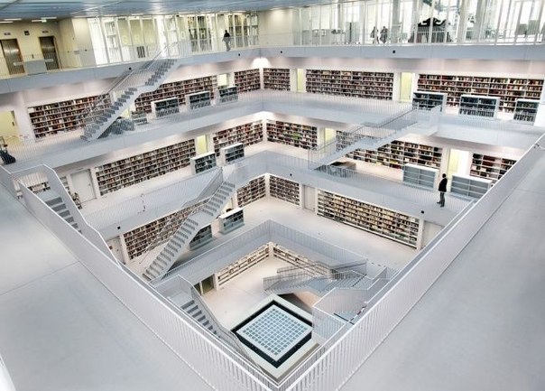 Прогрессивная библиотека в Штутгарте, Германия