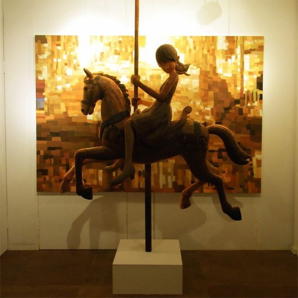 Творчество Шинитаро Охаты представляет собой комбинацию картин и скульптур, изображающих сцены из повседневной жизни.