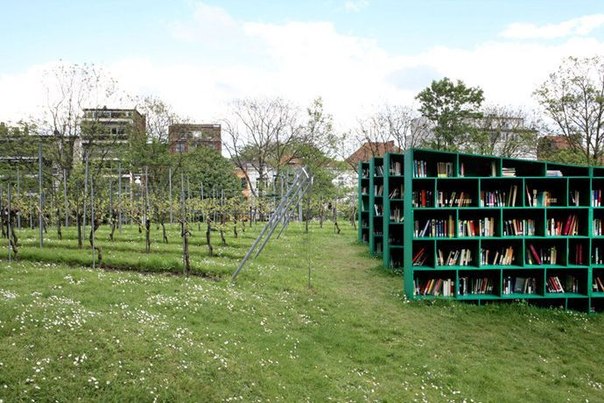 Уличная библиотека Bookyard в Бельгии