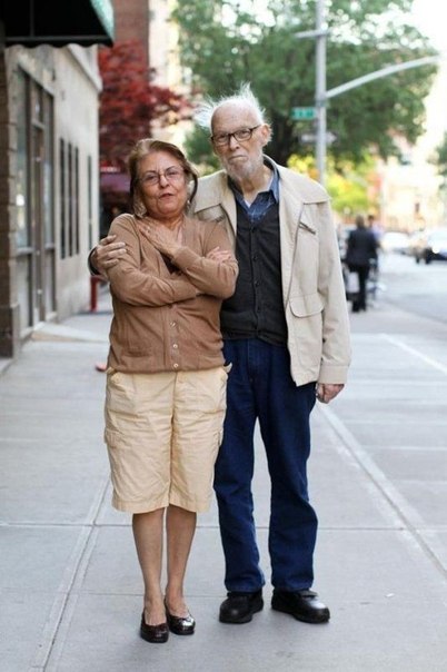Брэндон Стэнтон фотографирует семейные пары, которые смогли сберечь свои чувства через много лет совместной жизни.